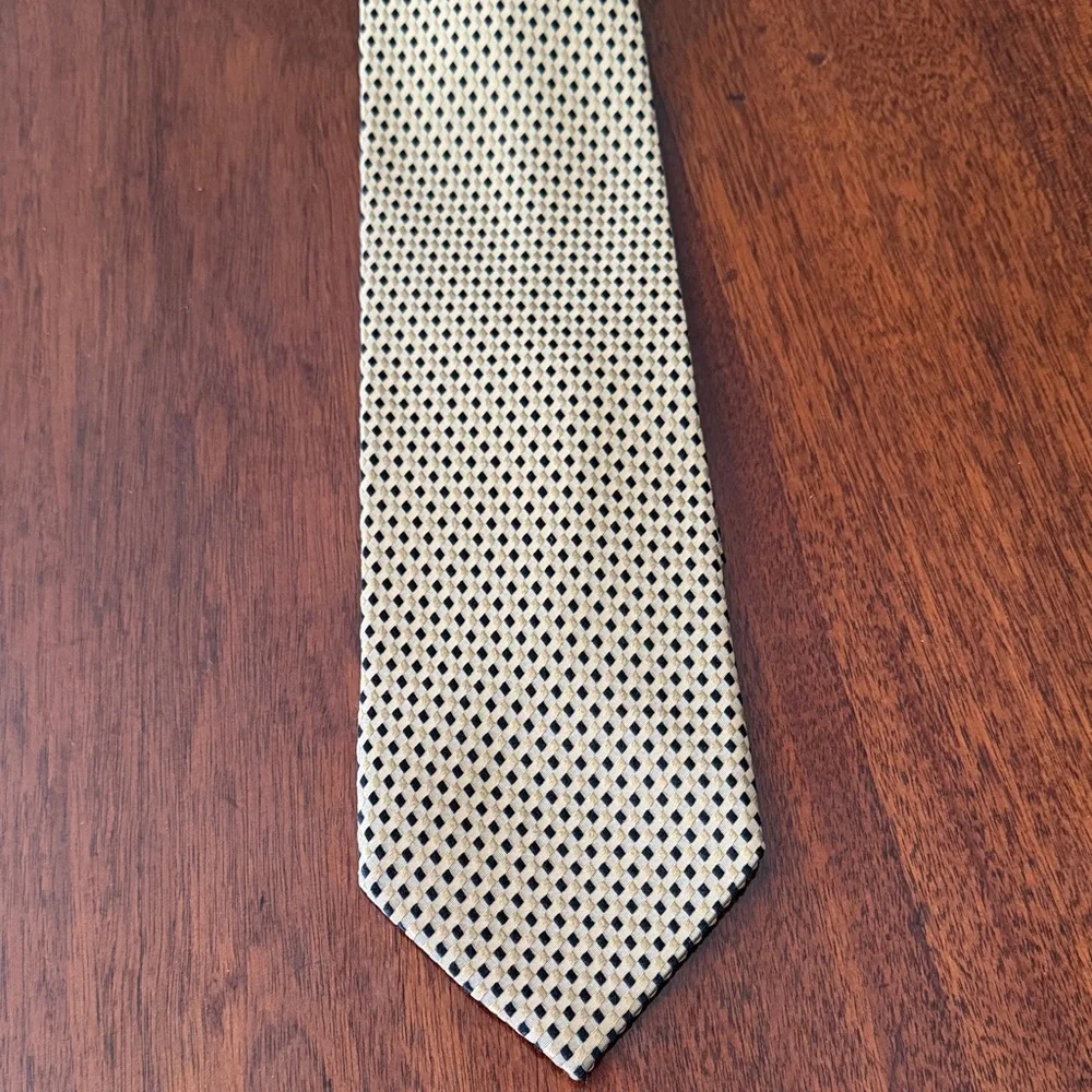 Armani Elegant Black and Gold Men's Tie